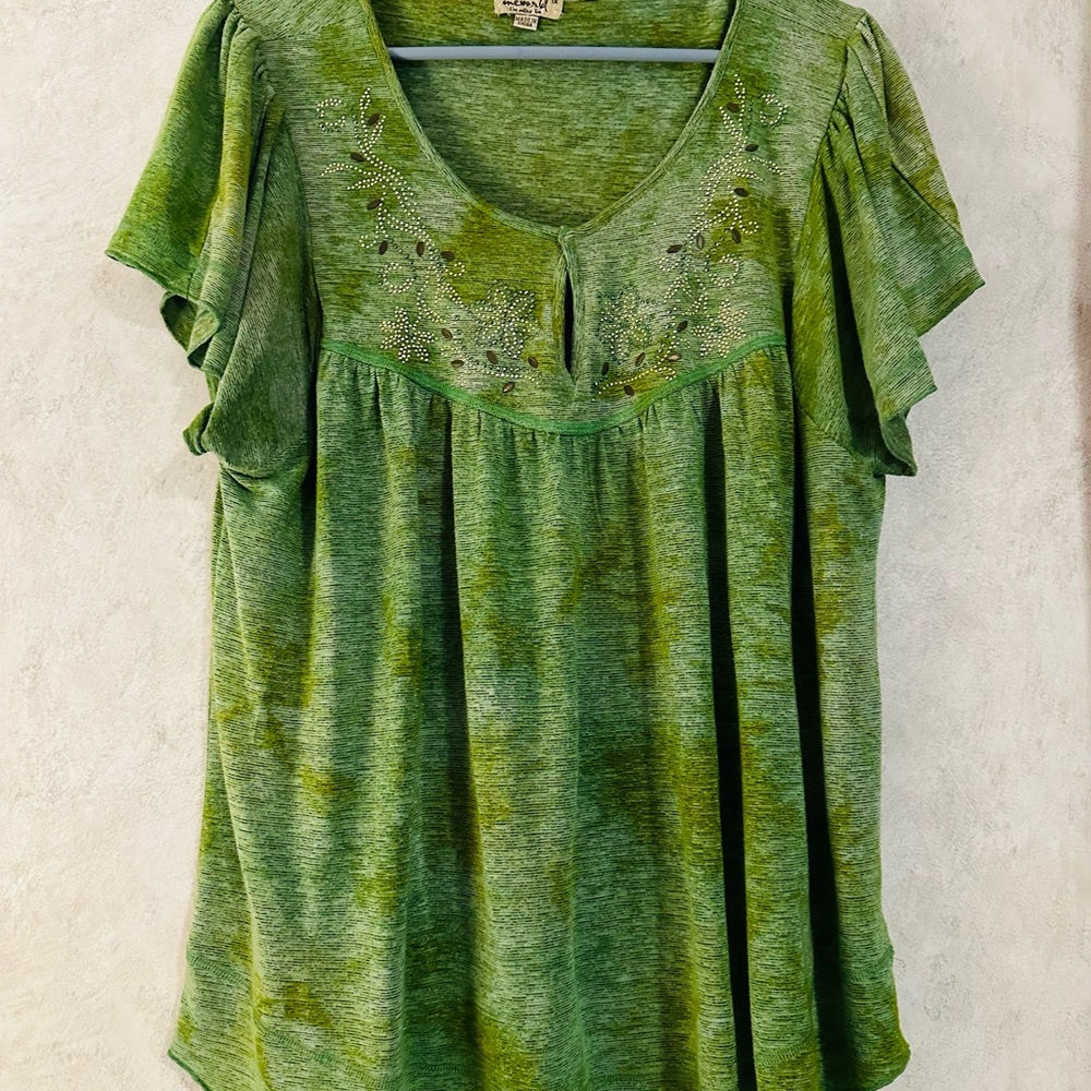 Short sleeve top